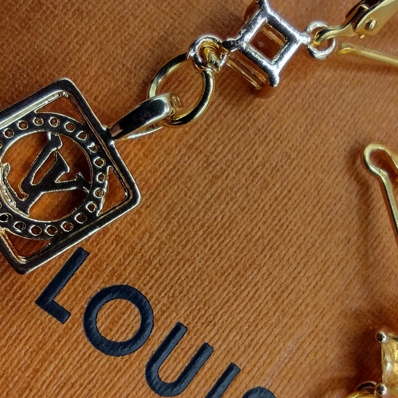 2 Louis Vuitton Zipper Pulls w/ .925 Leverbacks - Picture 7 of 10